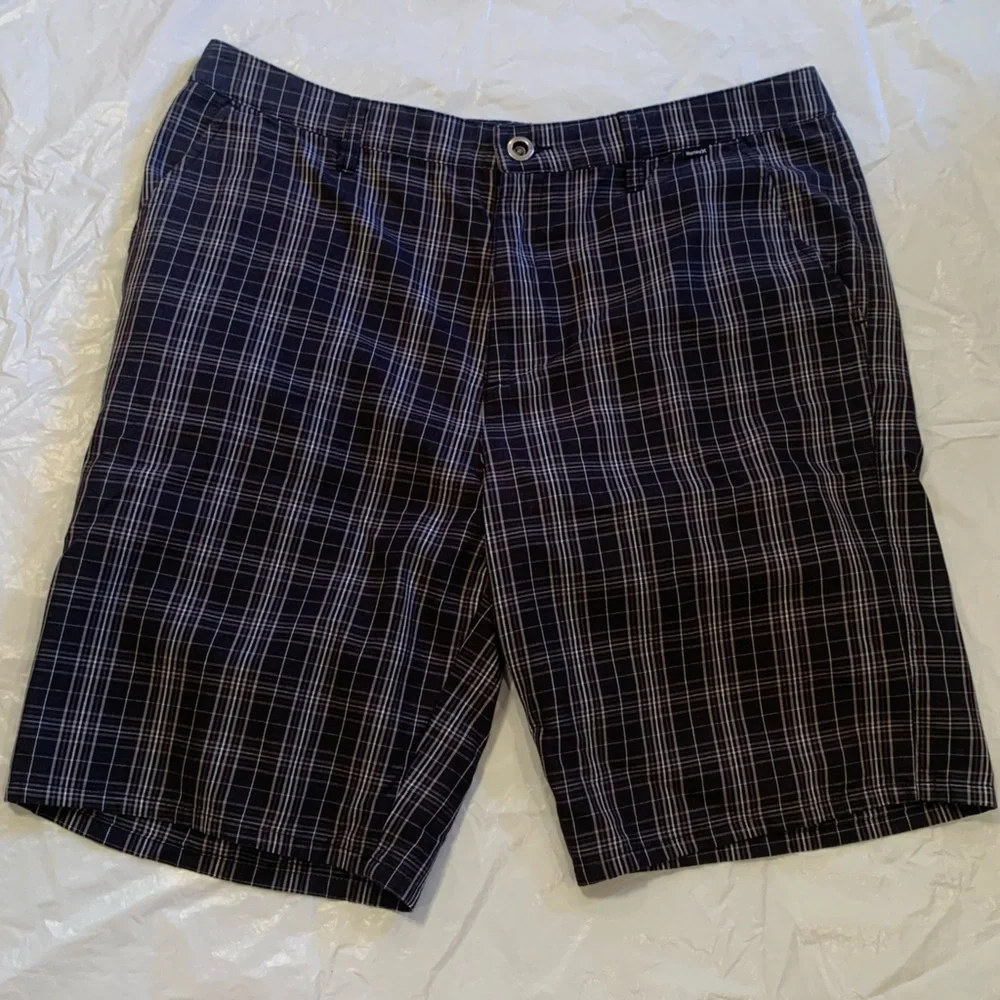 Hurley Men’s Black Plaid Shorts Size 34 Inseam 10”